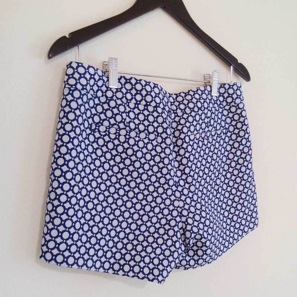Banana Republic Blue and White Shorts - Picture 2 of 3